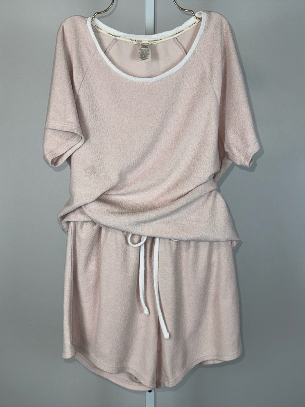Lucky Brand Size Medium Pink/White Short Sleeve Top and Shorts Lounge/Pajama Set